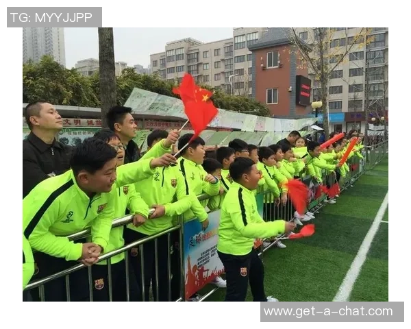 在天下足球小提琴的旋律中感受足球的激情与艺术之美