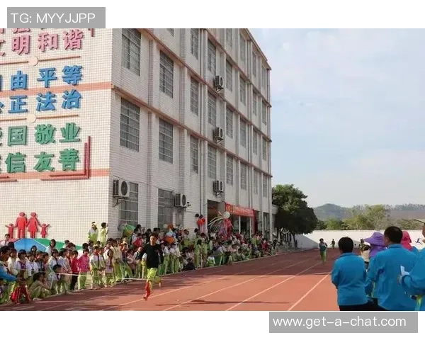 在足球江湖中追逐梦想的青春旋律与拼搏精神